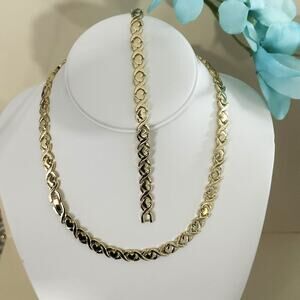 18K Gold Plated XP Hugs Kisses XOXO Necklace Bracelet Set Oro Laminado